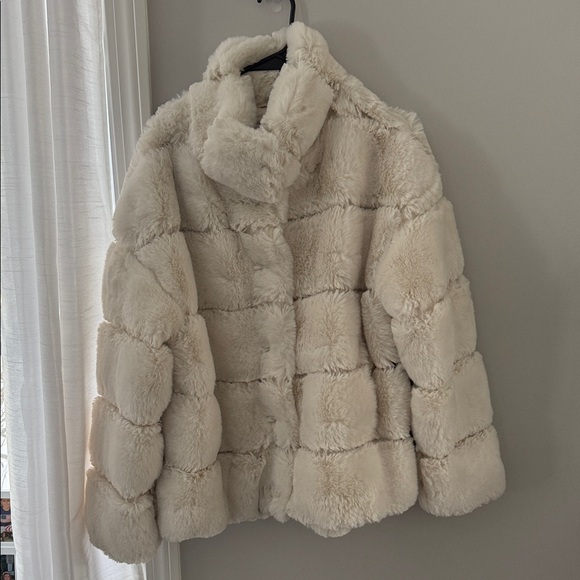 Edited X NEW 1x Women's Cream Faux Fur Jacket hunter - Picture 2 of 7